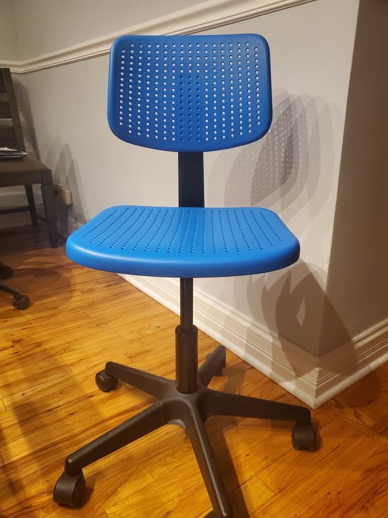 Ikea alrik swivel sale chair and adjustable