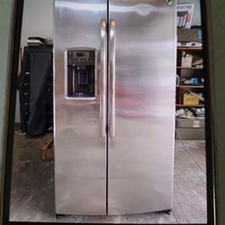 GE stainless steel refrigerator