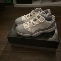 Air Jordan 11 grey 