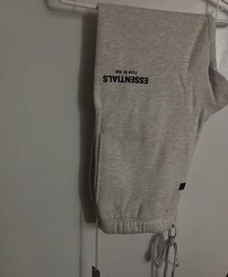 Essentials sweatpants/hoodie