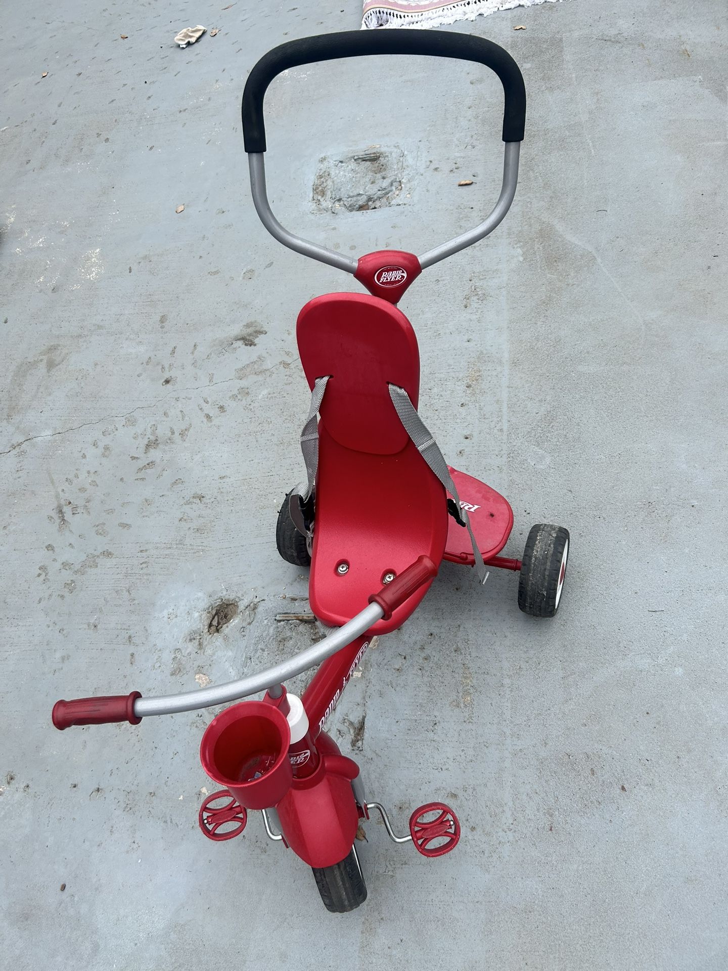 Stroll Kids Tricycle