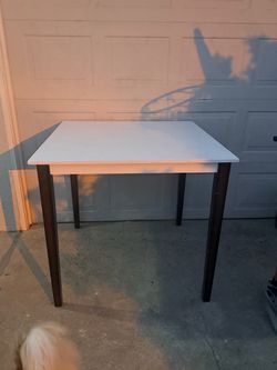 Dinning table and 4 chairs