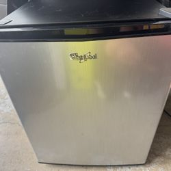 Whirlpool WH27S1E Refrigerator 