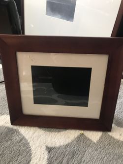Digital photo frames works good