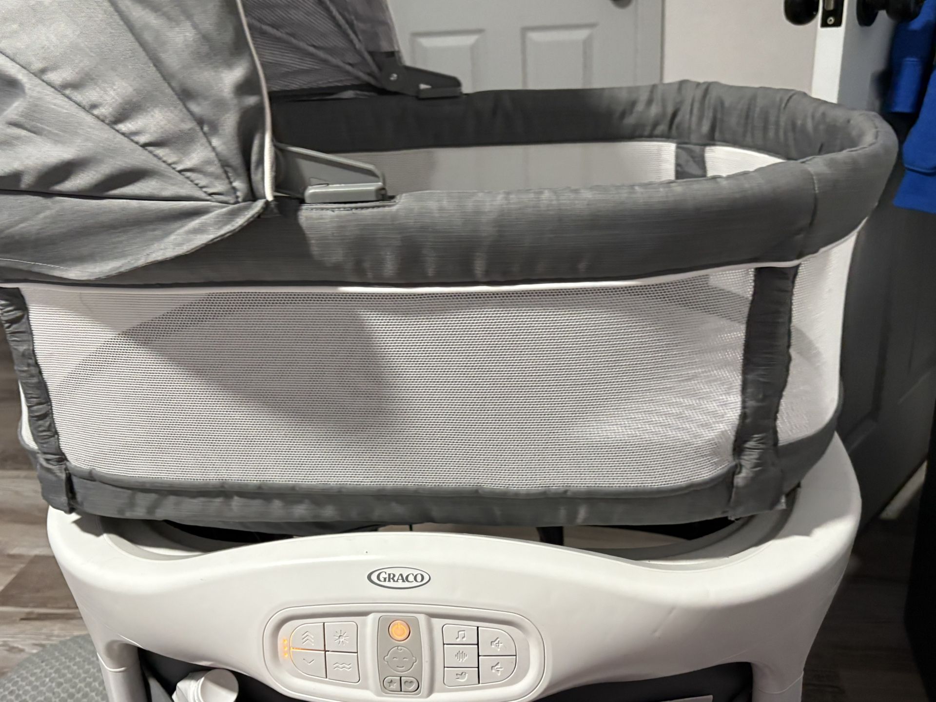 Graco Sense2Snooze Bassinet with Cry Detection