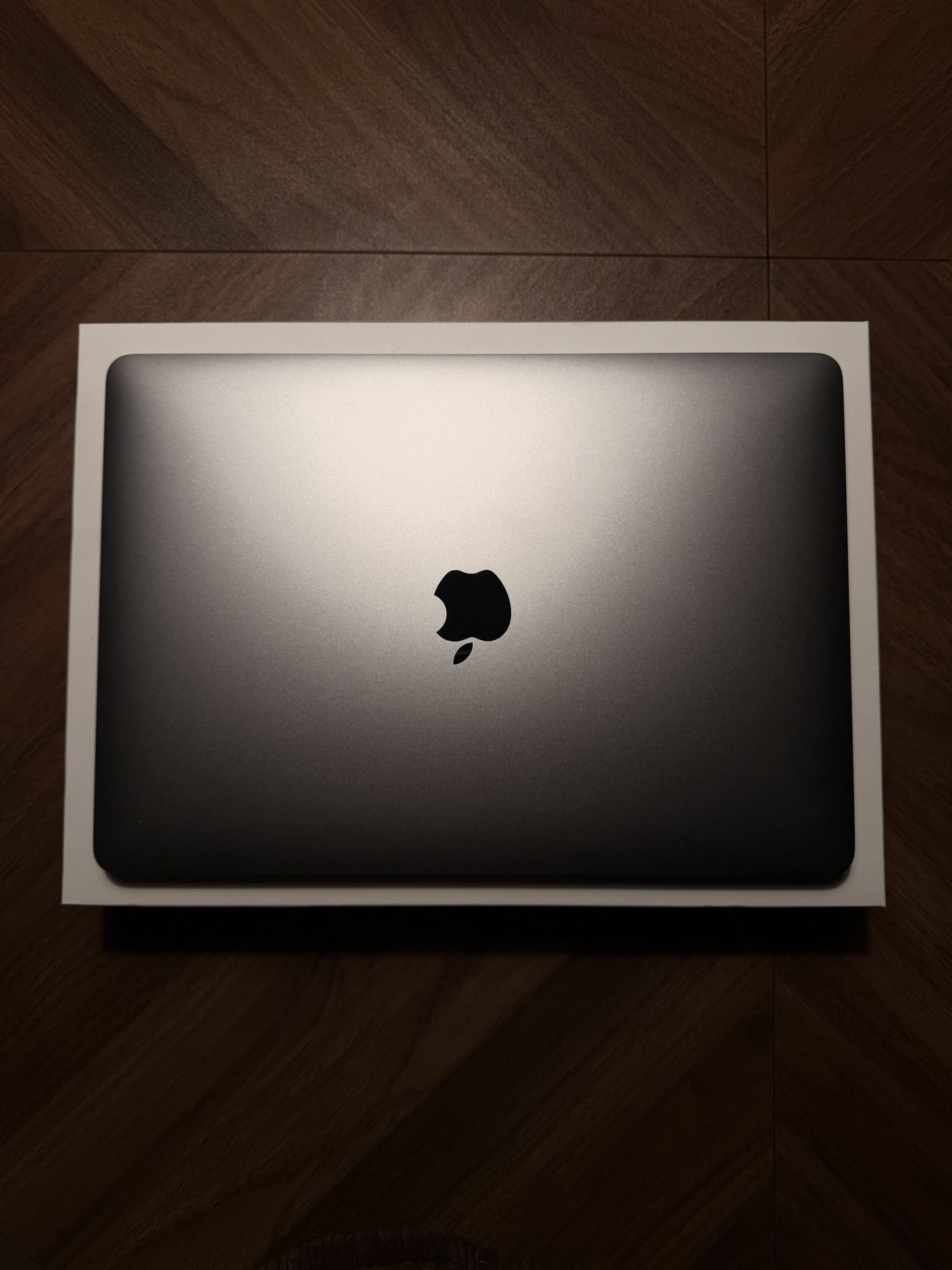 13” MacBook Pro With Touchbar(M2 Chip)