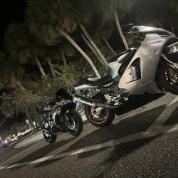 ZX12R motorcycle