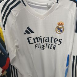Large Real Madrid Jersey (Longsleeve) 25/25