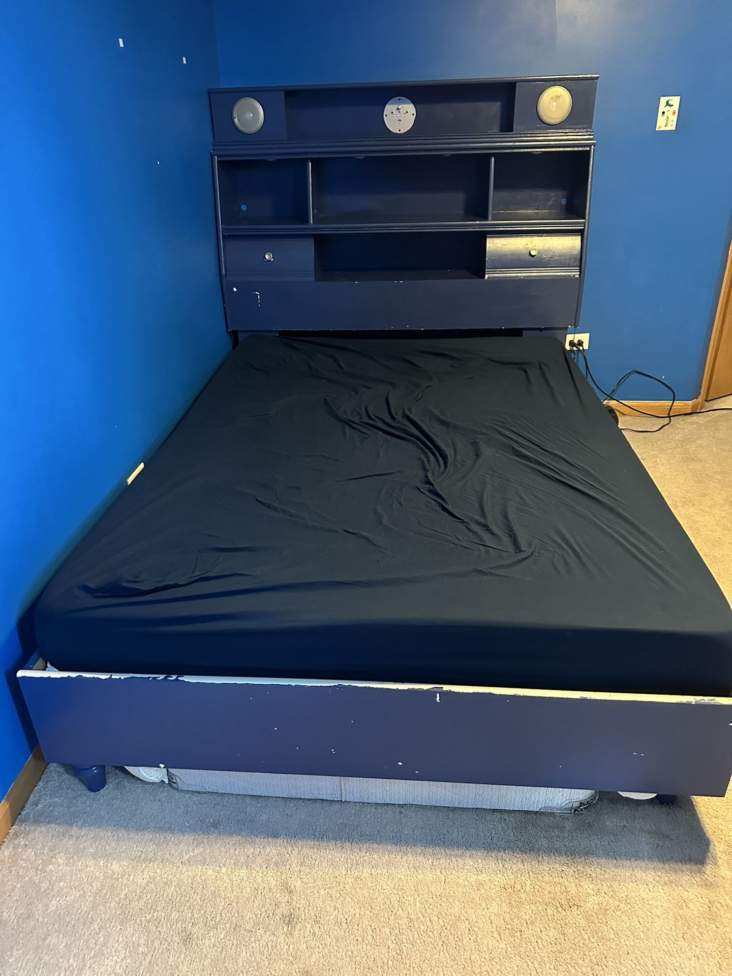 Full Size Bedroom Set With Shelving Unit And Built In Stereo
