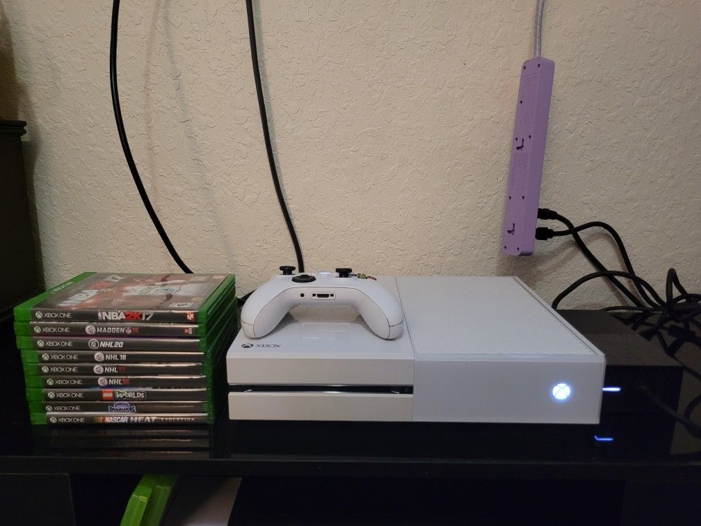Xbox One 500GB White Console -Microsoft Employee edition SUPER CLEAN READ!