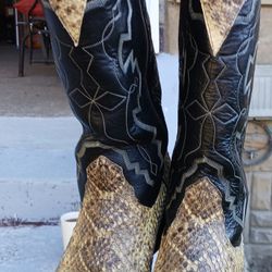 MEN'S PAIR OF WISEMAN'S WESTERN LEATHER & PYTHON BOOTS SIZE 9D W/DUST BAG ORIG PRICE NEW WAS $350