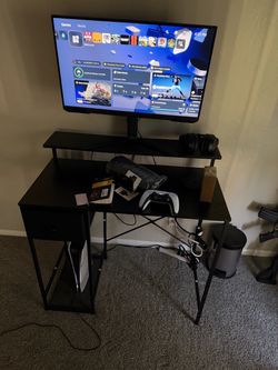 Gaming desk
