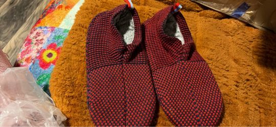 BOMBAS Knit House Slippers Red and Navy