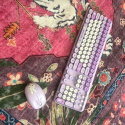 Cute Bluetooth Keyboard Set