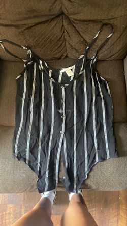 black and white flowly tank
