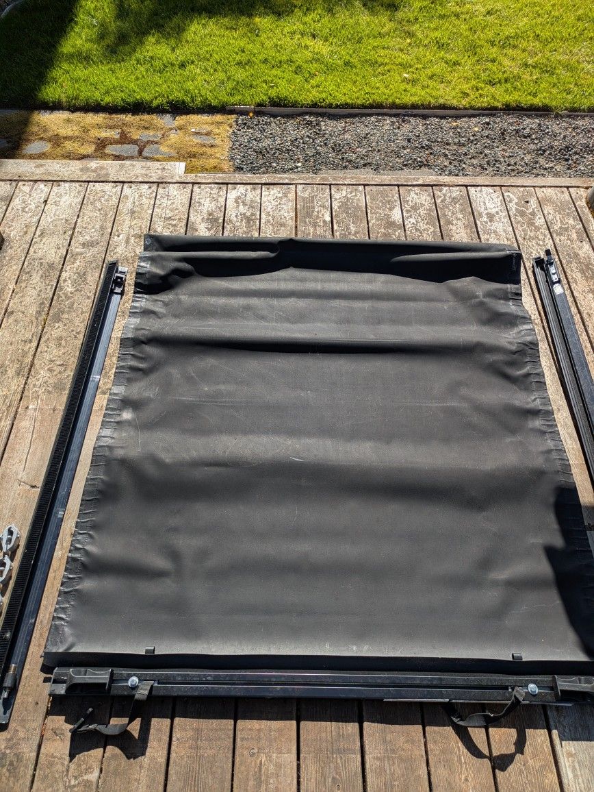 Chevy Colorado/GMC Canyon Tonneau Cover
