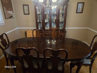 Like brand new dinning room set