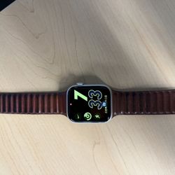 45mm Apple Watch 8 For Sale With Leather Band