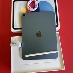 Apple iPad 10th Generation 256GB With Box, Charger, Pencil And Case 