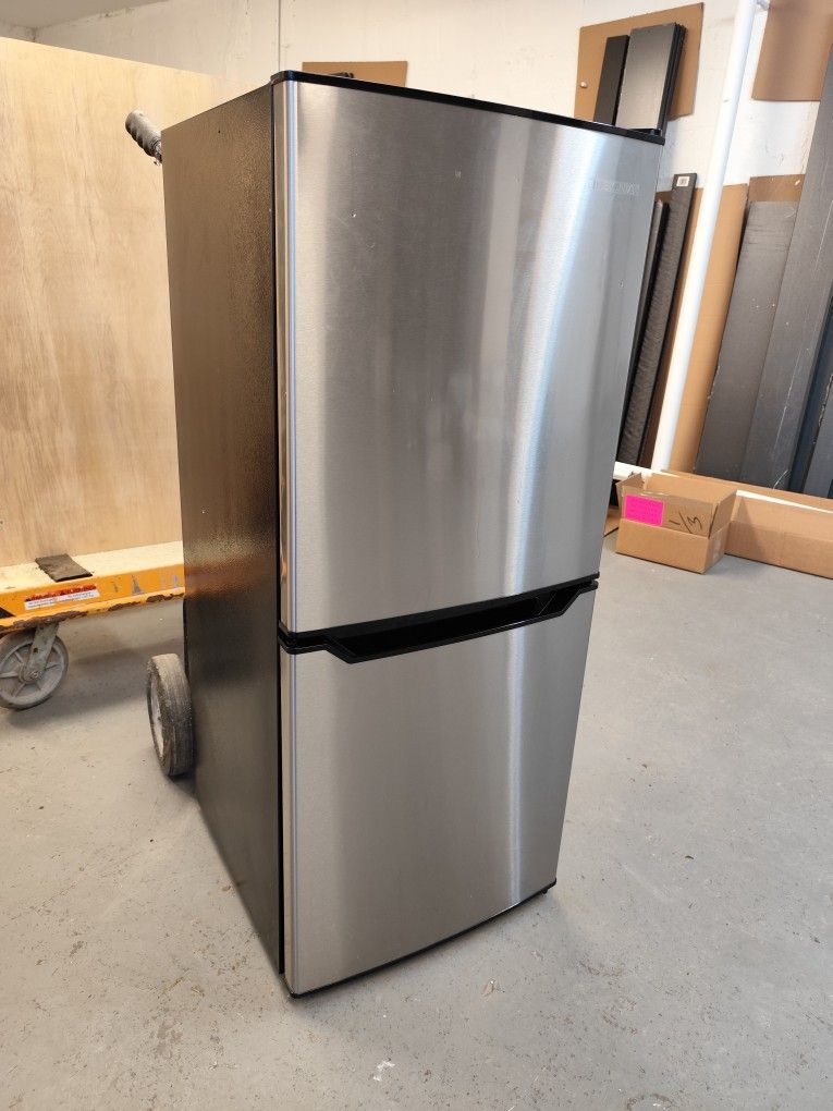 Mini Fridge 48 Inch
