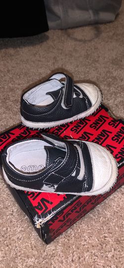 Omn soft leather shoes for first walkers
