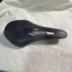 Fizik Argo R1 Saddle 