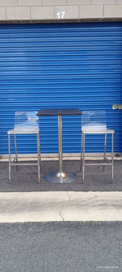 Bar Height Table with 2 Clear Acrylic Stools