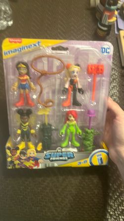 Imaginext DC Super Friends Figure Set – 4 Figures - 4 Accessories