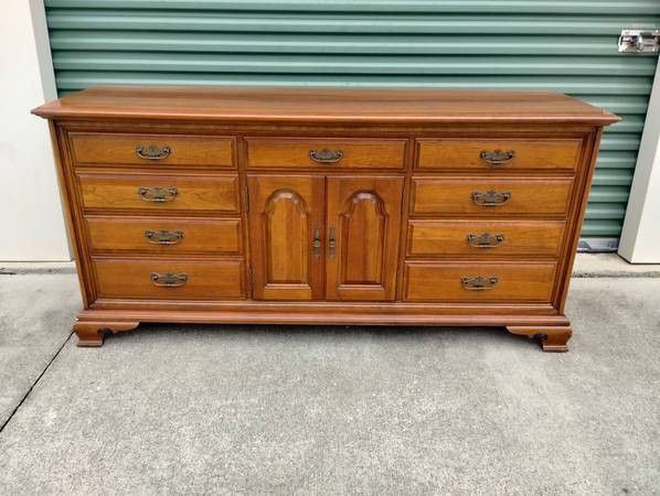 Vintage Thomasville Solid Cherry 12 Drawer Dresser