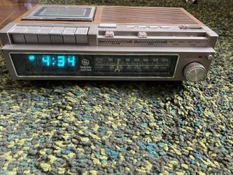 Vintage Ge General Electric Tape Cassette Clock Radio