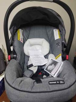 Brand New Graco Baby Car Seat.