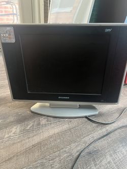15" Digital LCD Sylvania TV & DVD Player Combo