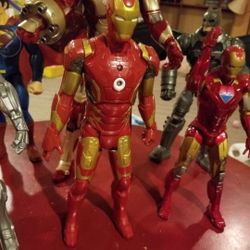 Action figurines 