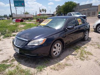 Clean title 2011 Chrysler 200