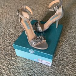 Betsey Johnson Wedding Heels Size 7
