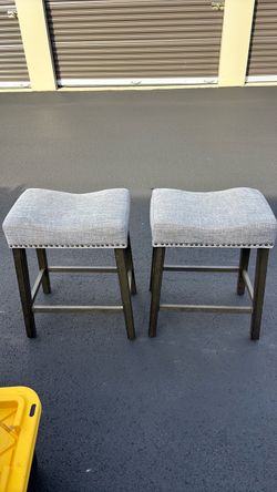 Set of 2 Upholstered Saddle Bar Stools