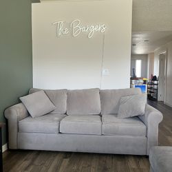 Super comfy 3 seater couch! 