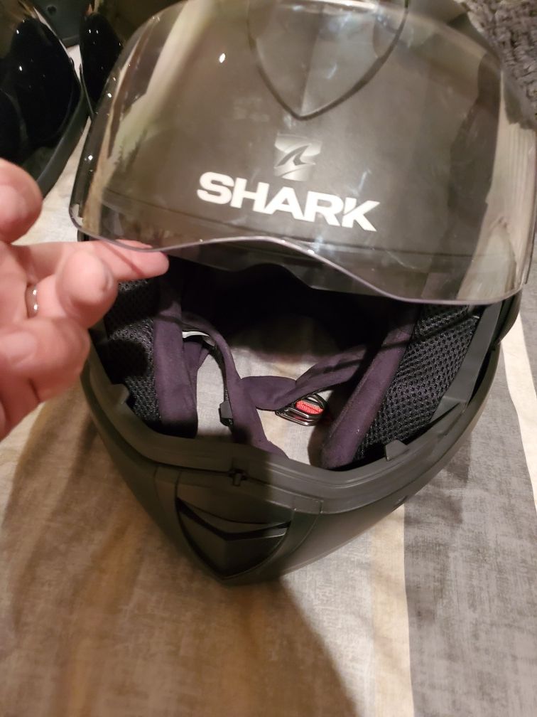 Shark XL motorcycle helmet black hardly used