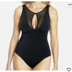 Women’s Swimsuit 
