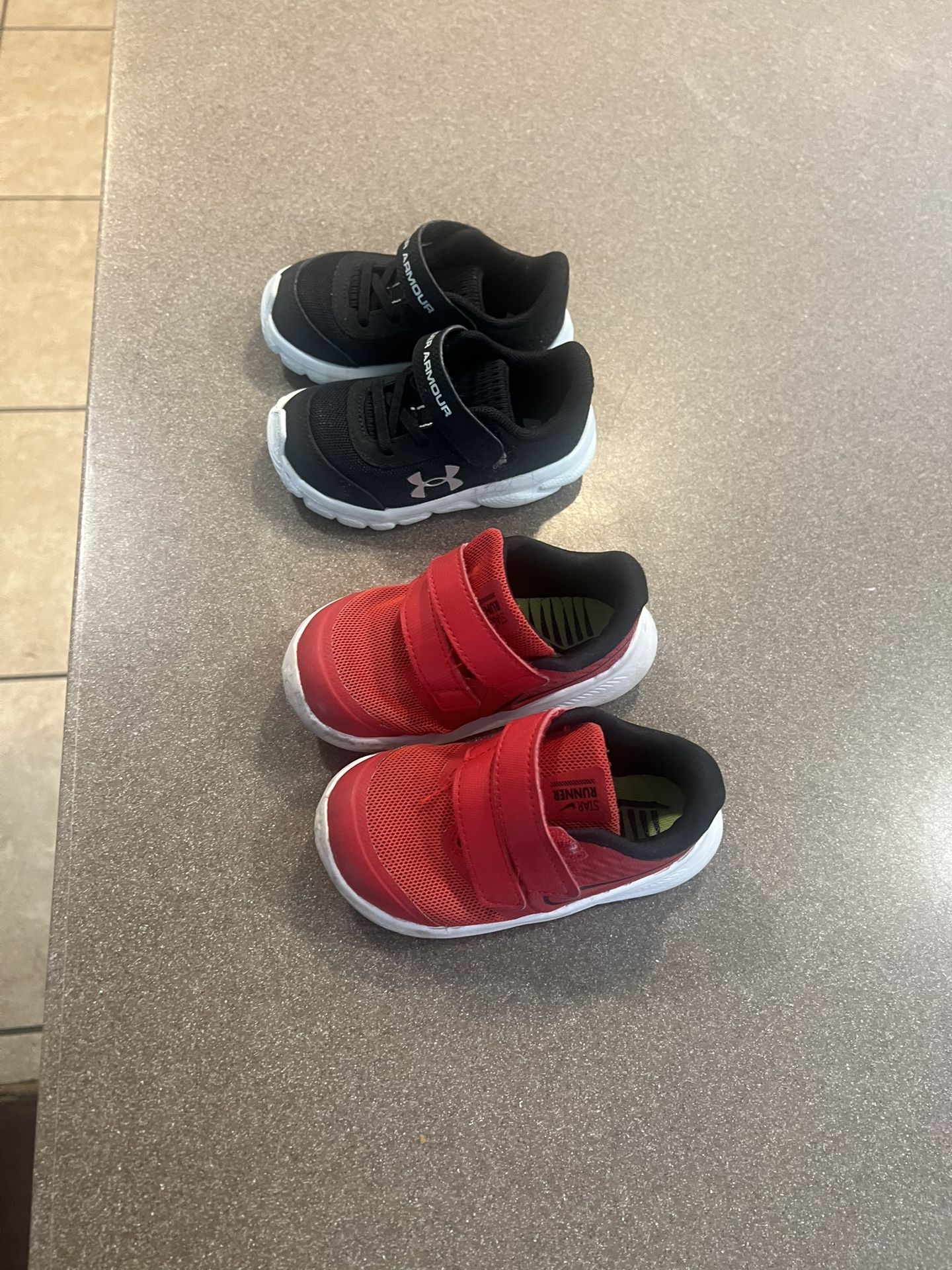 Nike Size6 Under armor Size 5