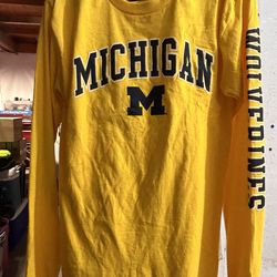 Michigan Wolverines Long Sleeve Shirt, small