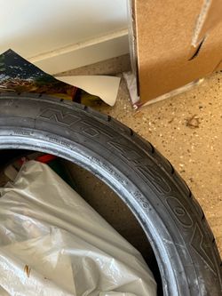 Tire 325/35/22