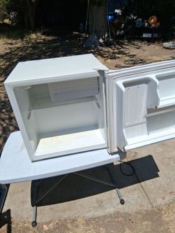 !! Kitchen Item No Shelves Works Great