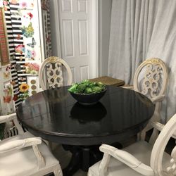 Very Gorgeous  Dining Sets  Table has extension
