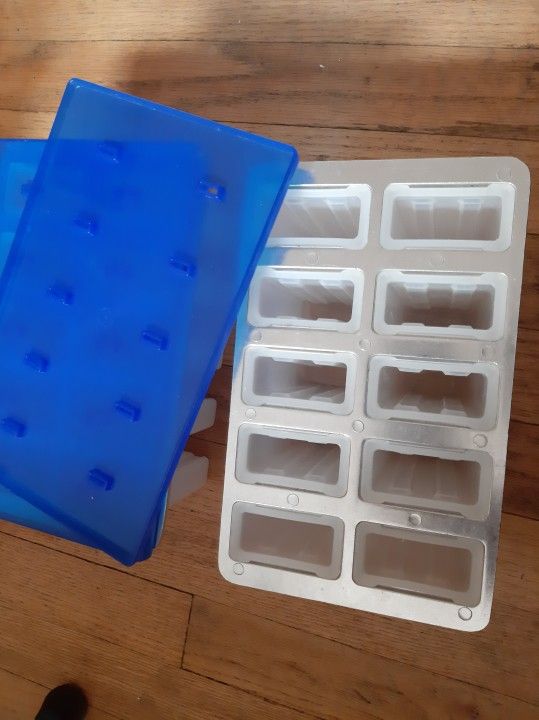 2 Popsicle Makers