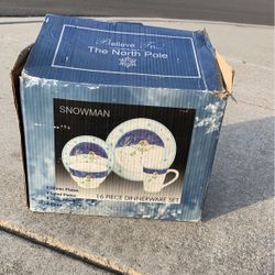 NEW Dinnerware SET