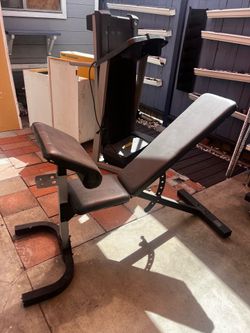 Adjustable weight bench