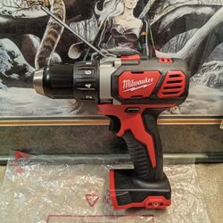 NEW MILWAUKEE M18 1/2 DRILL DRIVER 