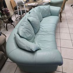Couches And Tables With Mirror