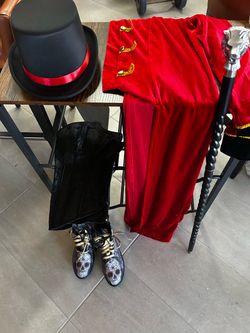 Woman’s ringmaster costume with accessories